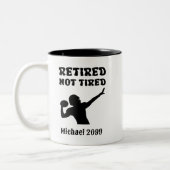 引退は疲れていないアメリカンフットボール選手 ツートーンマグカップ (左)