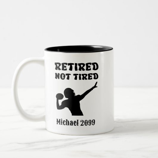 引退は疲れていないアメリカンフットボール選手 ツートーンマグカップ (左)
