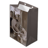 弟子たちの足を洗うイエス ミディアムペーパーバッグ (正面アングル)