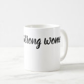 強い女性の男女同権主義のマグのミニマリストにここにあります コーヒーマグカップ (正面右)