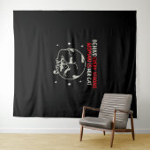 強い女性の背後には彼女の猫がいる タペストリー (インサイチュ(横))