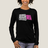 強い女性の背後には必ず猫がいる おもしろ名言 トライブレンドＴシャツ (正面)