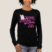 強い女性の背後には猫がいる 面白い引用 トライブレンドＴシャツ (正面)