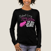 強い女性の背後には猫がいる 面白い引用 トライブレンドＴシャツ (正面)