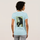 強い女性は弱い人をおびえさせます Tシャツ (裏面フル)