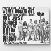 「強い女」のトレーニング やる気を起こさせる フォトプラーク (正面)