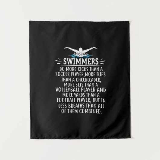 強い泳ぐ人が水泳で贈り物を男性へ女性 タペストリー (正面)