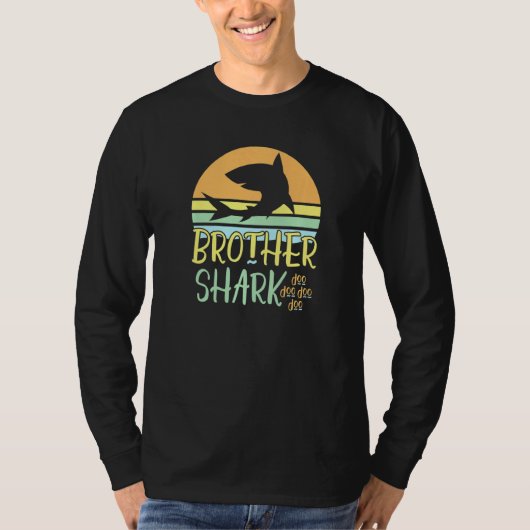 強くて恐れを知らないブラザーシャーク Tシャツ (正面)