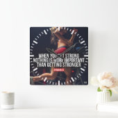 強くなる – 女性のトレーニング やる気を起こさせる スクエア壁時計 (ホーム)