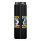 強く勇敢になる – ラマ タンブラー (裏面)