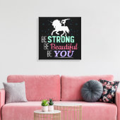 強く美しいYou - Gumstics Unicorn キャンバスプリント (インサイチュ (リビング))