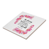 強く、勇気を持って詩編ピンクフローラ聖書 タイル (側面)