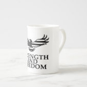 強さと自由 ボーンチャイナマグカップ (正面右)