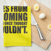 強さ – やる気を起こさせる単語 キッチンタオル (四つ折り)