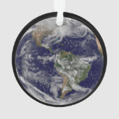 強力な冬の嵐を示す完全な地球。 オーナメント (裏面)