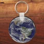 強力な冬の嵐を示す完全な地球。 キーホルダー (裏面)