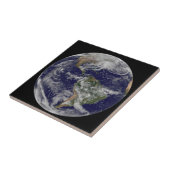 強力な冬の嵐を示す完全な地球。 タイル (側面)