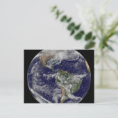 強力な冬の嵐を示す完全な地球。 ポストカード (スタンド正面)