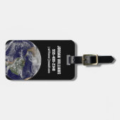 強力な冬の嵐を示す完全な地球。 ラゲッジタグ (正面横)