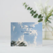 強力な白い雲の自然 ポストカード (スタンド正面)