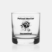 強力な蜂蜜ドリンクが届く!忙しい蜂のバケツ漫画 ウイスキーグラス (正面)
