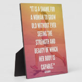 強度と美しい – 女子ランニングトレーニング フォトプラーク (側面)