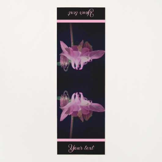 強烈なピンクのオダマキ(植物)のパーソナライズされた花 ヨガマット (正面)