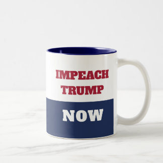 弾劾の今アンチトランプのトランピズム ツートーンマグカップ
