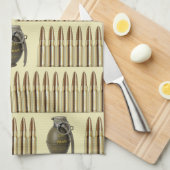 弾薬と手榴弾パターン キッチンタオル (四つ折り)