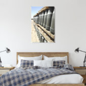 弾薬の列が積み重ねられ、先に持ち上げられる キャンバスプリント (インサイチュ (寝室))