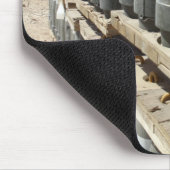 弾薬の列が積み重ねられ、先に持ち上げられる マウスパッド (コーナー)