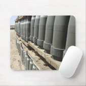 弾薬の列が積み重ねられ、先に持ち上げられる マウスパッド (マウス)