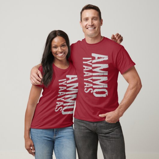 弾薬IYAAYAS Tシャツ (ユニセックス)