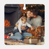 当時のミニマルなクリスマスには4人の家族がいた メタルオーナメント (裏面)