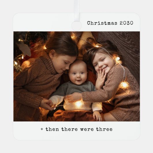 当時のミニマルなクリスマスは三人の家族だった メタルオーナメント (正面)