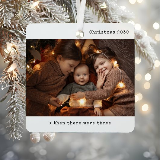 当時のミニマルなクリスマスは三人の家族だった メタルオーナメント