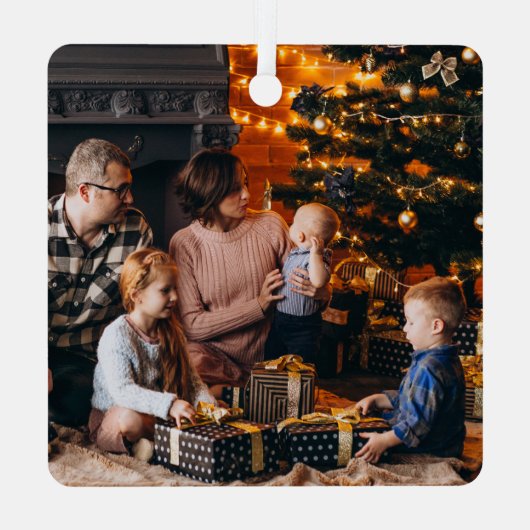 当時のミニマルなクリスマスは5人の家族だった メタルオーナメント (裏面)