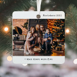 当時のミニマルなクリスマスは5人の家族だった メタルオーナメント<br><div class="desc">ミニマリストのクリスマスで成長する家族の興奮をマークすると、5つのファミリーメタルオーナメントがあった。このお洒落粉々に強い金属オーナメントは、家族の初めてのクリスマスにとって5つの完璧な記念として機能する。2つの大切な写真を表示するように設計され、ベビーの初めてのクリスマスから新しい到着大切を発表するまであなたの最も楽しい瞬間をキャプチャする。そのミニマルデザインは、あなたの家族の美しいを輝かせ、何年もあなたの木を飾る永遠の記憶を作り出し来る。特別なマイルストーンを大切にする家族に理想的な、この家族のクリスマスの飾り付け写真ユニークは、一緒に祝する方法。あなたは妊娠の発表や新しい追加祝を示すかどうかエレガント、このオーナメントのシンプルさは美しく永続的な記念品を作る。金属仕上げは耐久性を確保するため、壊れ楽しむを気にすることなく季節を越えてシーズンを迎えることができる。この2枚の写真のクリスマスの装飾は、祖父母や愛する人のための感傷的な贈り物としても倍加され、あなたの家族の成長の喜びを共有する。そのパーソナライズされたtouchは審美的と組み合わモダンれ、スタイルと感性の最高の融合をもたらす。あなたはの祝ベビーの初めてのクリスマスや単にあなたの家族の本質を捉えるかどうか、こののオーナメントカスタムは、ホリデーシーズンの間に閉じ保る特別な瞬間に最適な方法です。</div>