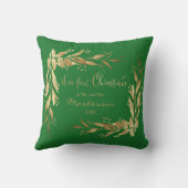 当社の初めてのクリスマスフォト金ゴールドリースオングリーン クッション (裏面)