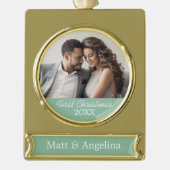 当社の初めてのクリスマス写真結婚-'または婚約 ゴールドプレートバナーオーナメント (正面)