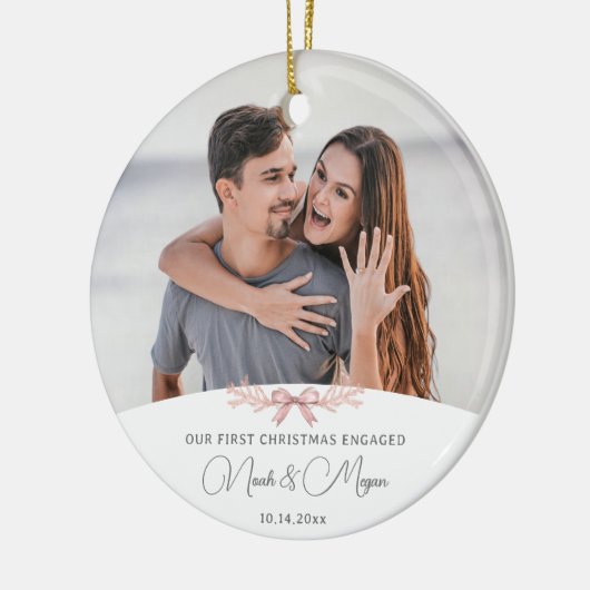 当社の初めてのクリスマス婚約したセラミックフォトオーナメント セラミックオーナメント (左)