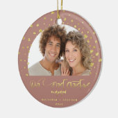 当社の初めてのクリスマス婚約した写真金ゴールドハート セラミックオーナメント (左)