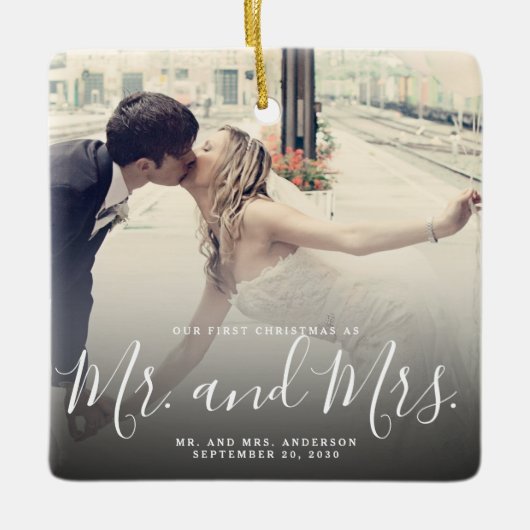当社の初めてのクリスマス結婚したフォトスエレガントクリプト セラミックオーナメント (正面)