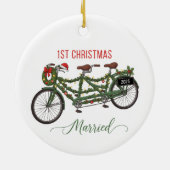 当社の初めてのクリスマス結婚した2025 | かわいいタンデム セラミックオーナメント (裏面)