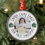 当社の初めてのクリスマス「Santa 来 Early」の採用 メタルオーナメント<br><div class="desc">この「Santa 来 Early」の採用オーナメントは祝初めてのクリスマスを永遠の家族として一緒に！このカスタム写真オーナメントは何年も大切な記念品にな来る。</div>