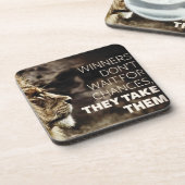 当選者がチャンスを奪うやる気を起こさせる- コースター (左側)