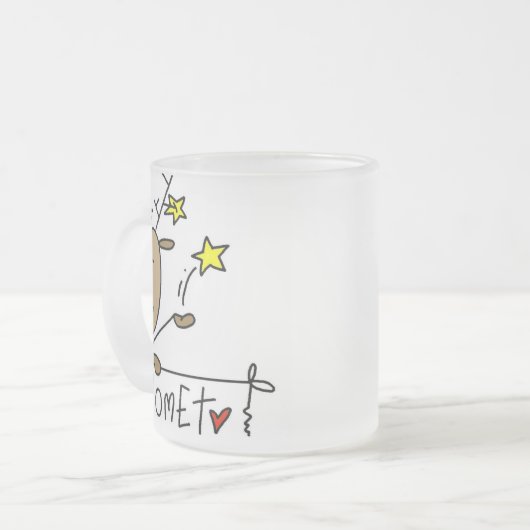 彗星のトナカイのクリスマスのTシャツおよびギフト フロストグラスマグカップ (正面左)