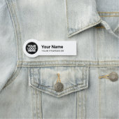 形をした従業員のピンの丸いロゴの白い名前タグ 名札 (インサイチュ)