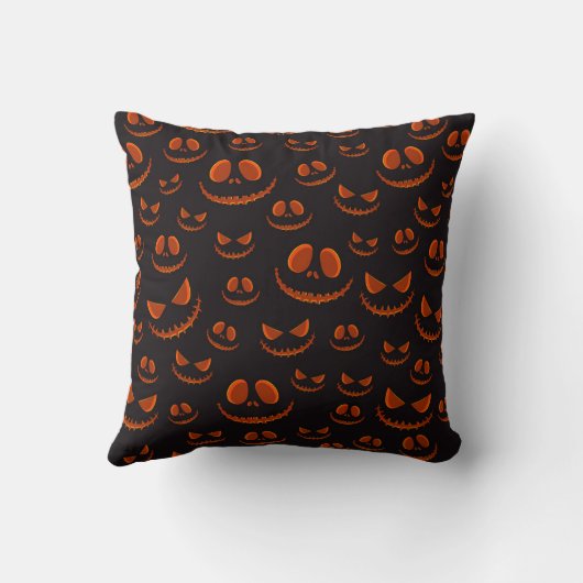 彫られたカボチャの目と悪のスマイル – ハロウィーン クッション (裏面)