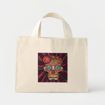 彫られた木製のルック砂糖スカルとフローラクラウン